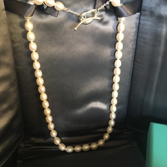 Authentic Tiffany & Co. Elsa Paretti open heart fresh water pearl necklace 16” - Picture 2 of 7